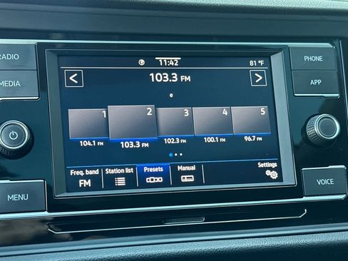 Used 2024 Volkswagen Jetta SE image 18