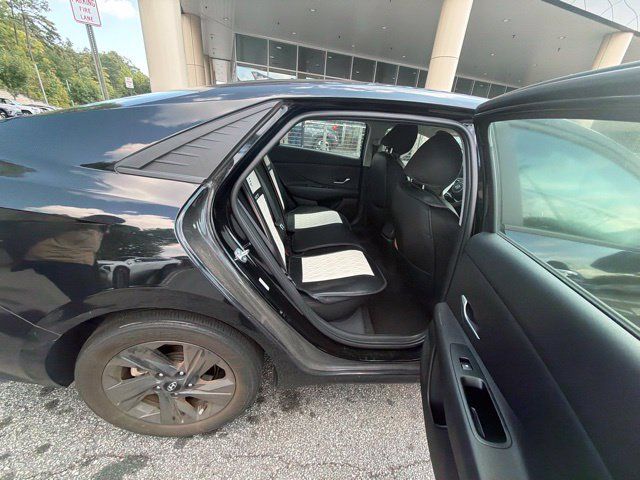 Certified 2023 Hyundai Elantra SEL FWD image 9