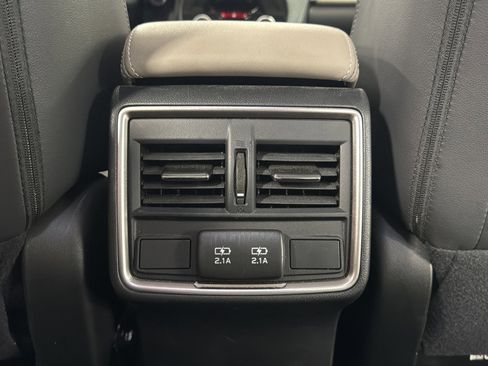 Used 2023 Subaru Forester Limited image 28