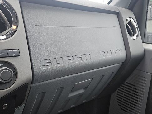 Used 2012 Ford F250 XLT w/ FX4 Off Road Pkg image 19