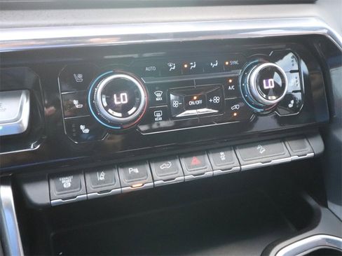 Used 2024 GMC Sierra 3500 Denali Ultimate image 21