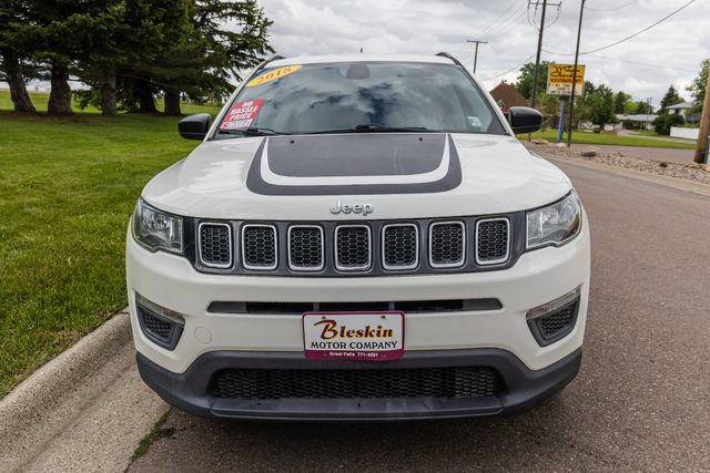 Used 2018 Jeep Compass Sport w/ Mopar Graphics Package FWD image 2