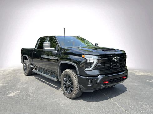 Used 2025 Chevrolet Silverado 2500 LT w/ Trail Boss Package AWD/4WD image 2