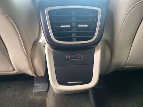 Used 2017 Lincoln MKX Reserve w/ Lincoln MKX Climate Package FWD image 32