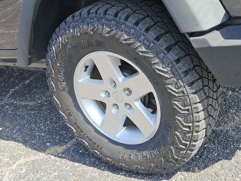 Used 2017 Jeep Wrangler Unlimited Sport w/ Quick Order Package 24S image 11