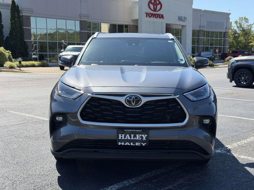 Used 2023 Toyota Highlander XLE FWD image 24