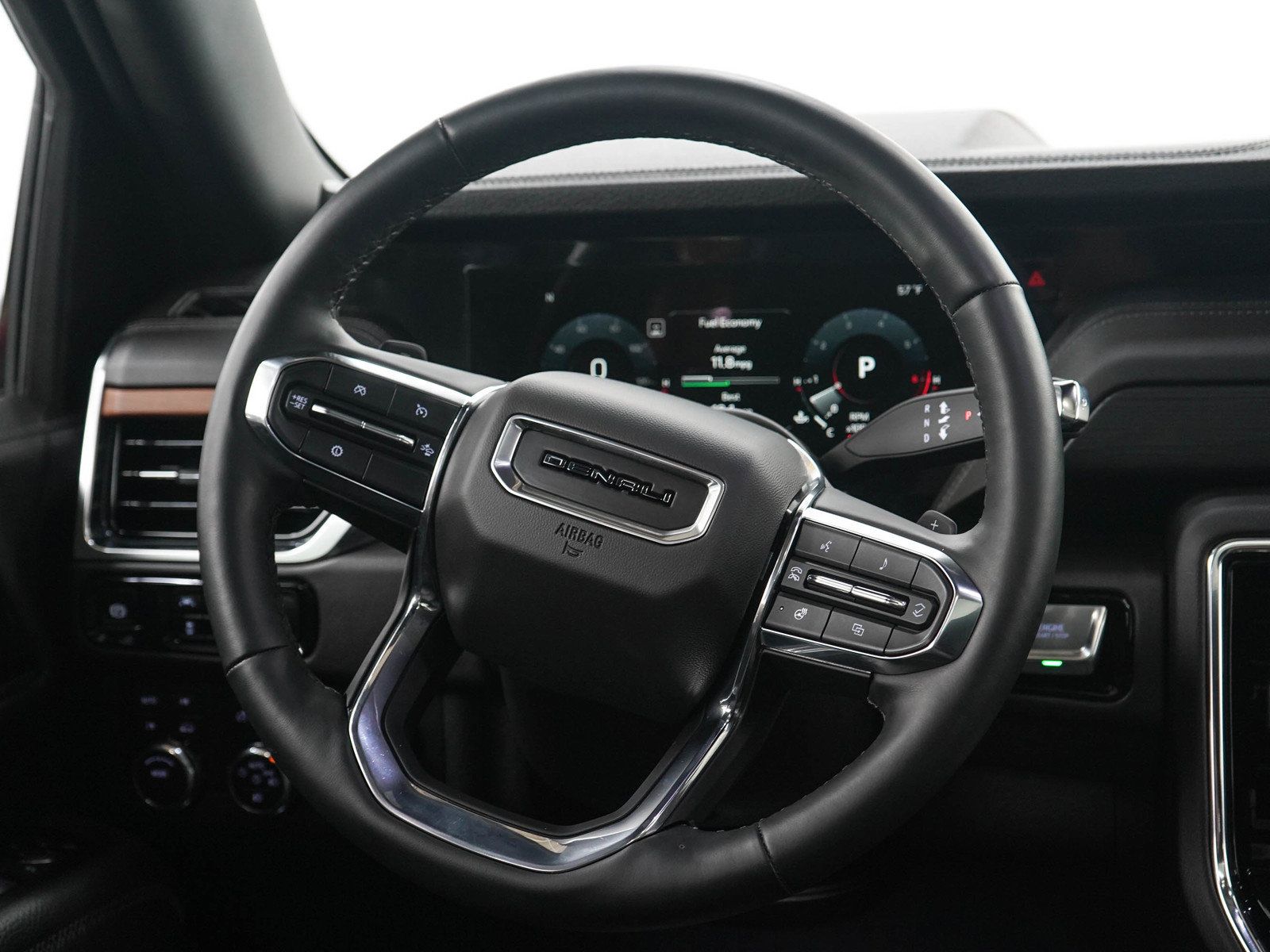 Used 2025 GMC Yukon Denali w/ Sun & Power Step Package AWD/4WD image 19