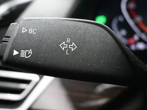 Used 2019 BMW X5 xDrive40i w/ M Sport Package image 32