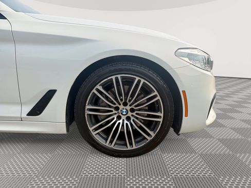 Used 2018 BMW 530i xDrive w/ M Sport Package AWD/4WD image 31