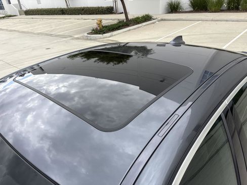 Used 2021 BMW 330i Sedan w/ Convenience Package RWD image 10