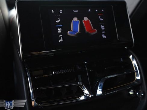 Used 2022 Bentley Flying Spur V8 image 18