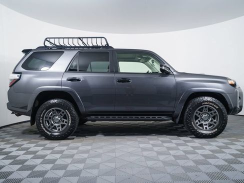 Used 2020 Toyota 4Runner Venture w/ Moonroof Package AWD/4WD image 8