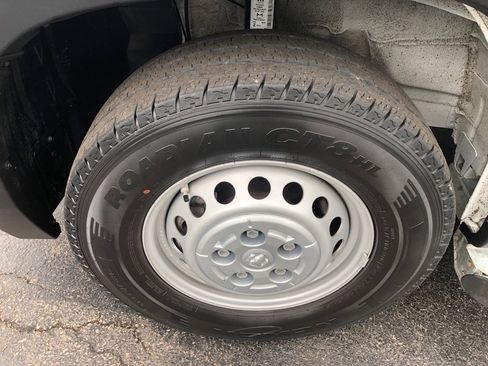 Used 2025 RAM ProMaster 2500 w/ U-Haul Equipment Group FWD image 10