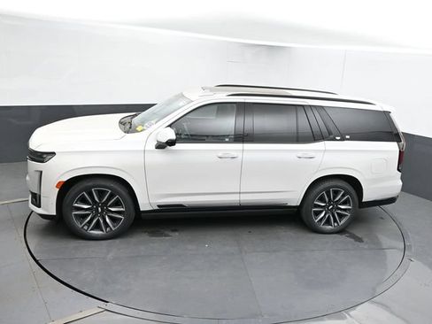 Used 2024 Cadillac Escalade Sport Platinum w/ LPO, Floor Liner Package AWD/4WD image 46