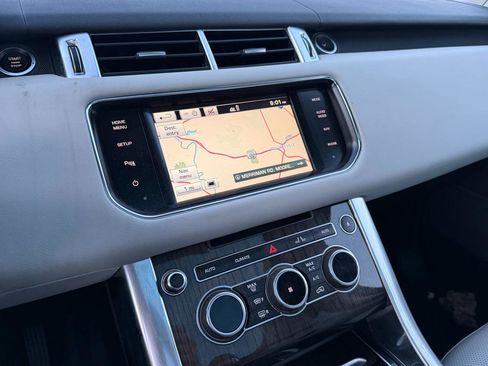 Used 2015 Land Rover Range Rover Sport SE image 8