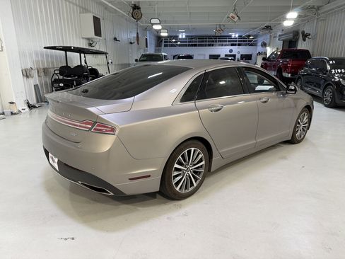 Used 2020 Lincoln MKZ w/ Convenience Package FWD image 5