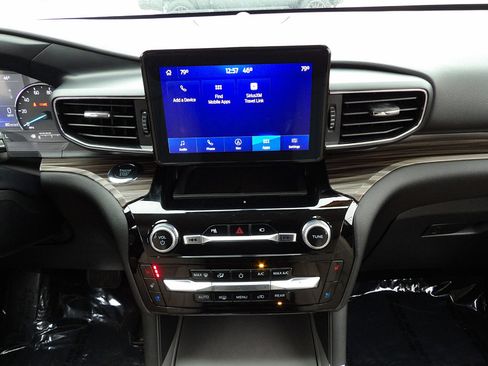 Used 2022 Ford Explorer Limited w/ Equipment Group 301A image 20