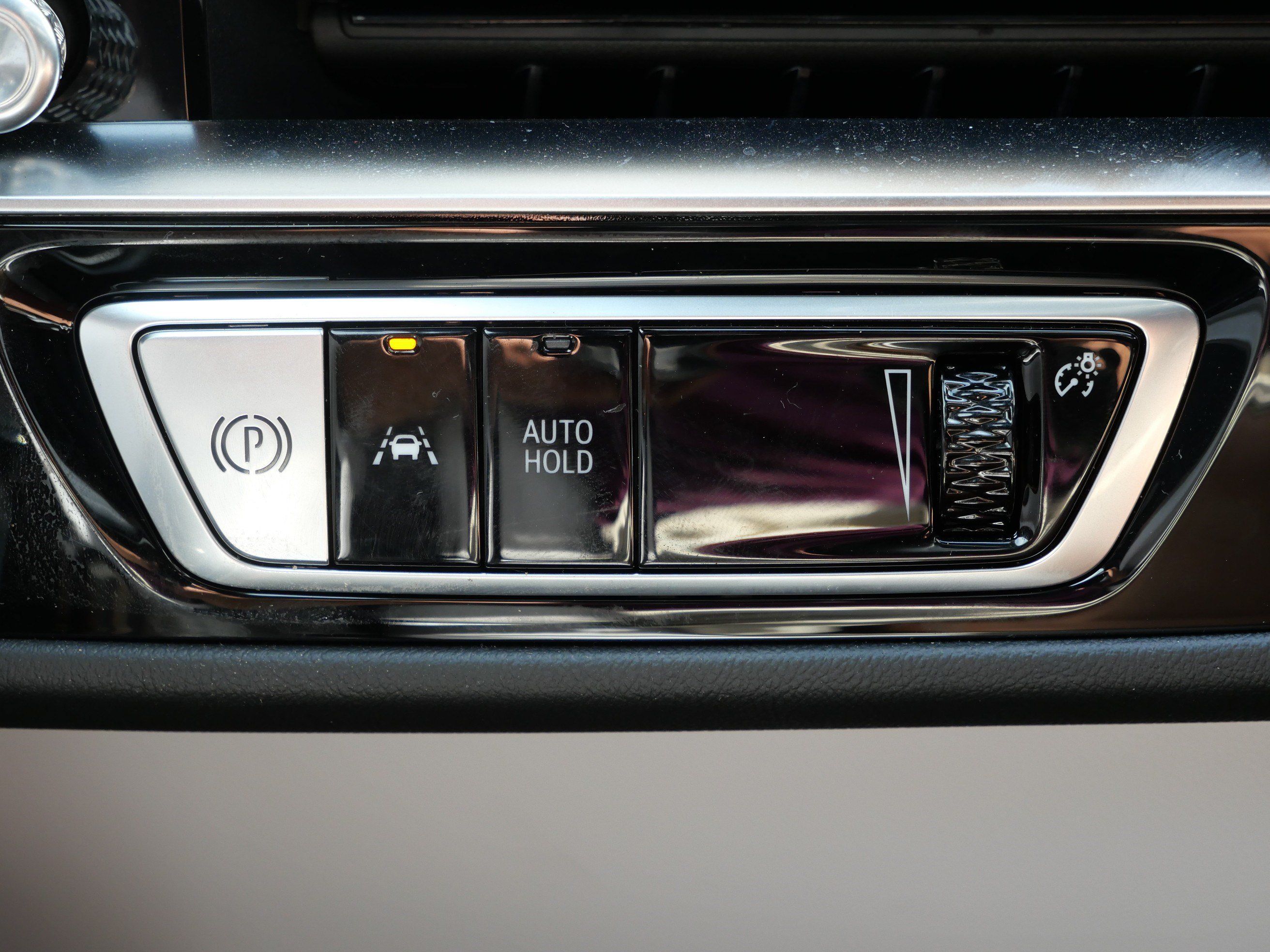 Used 2026 Cadillac Lyriq Luxury w/ LPO, Floor Liner Package AWD/4WD image 25