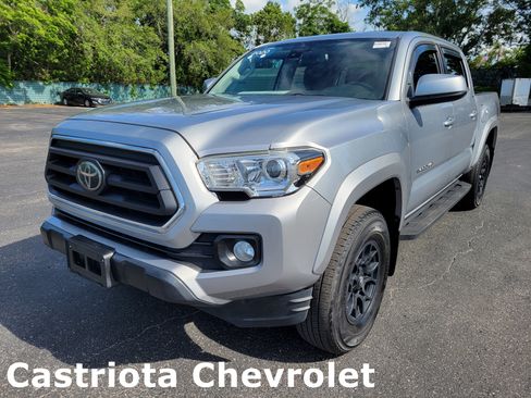 Used 2020 Toyota Tacoma SR5 AWD/4WD image 1