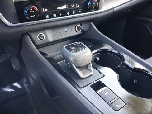 Certified 2023 Nissan Rogue SV FWD image 22