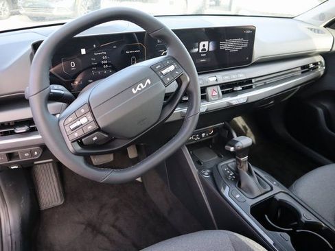 New 2025 Kia K4 EX image 25
