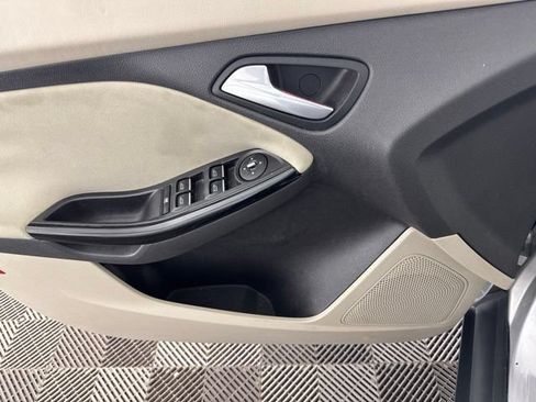 Used 2013 Ford Focus Electric Hatchback FWD image 20