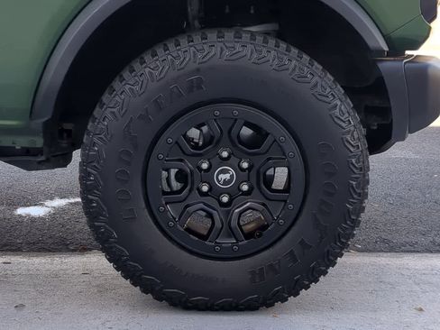 Used 2023 Ford Bronco Wildtrak image 18