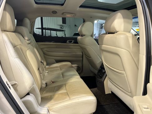 Used 2017 Lincoln MKT AWD image 13