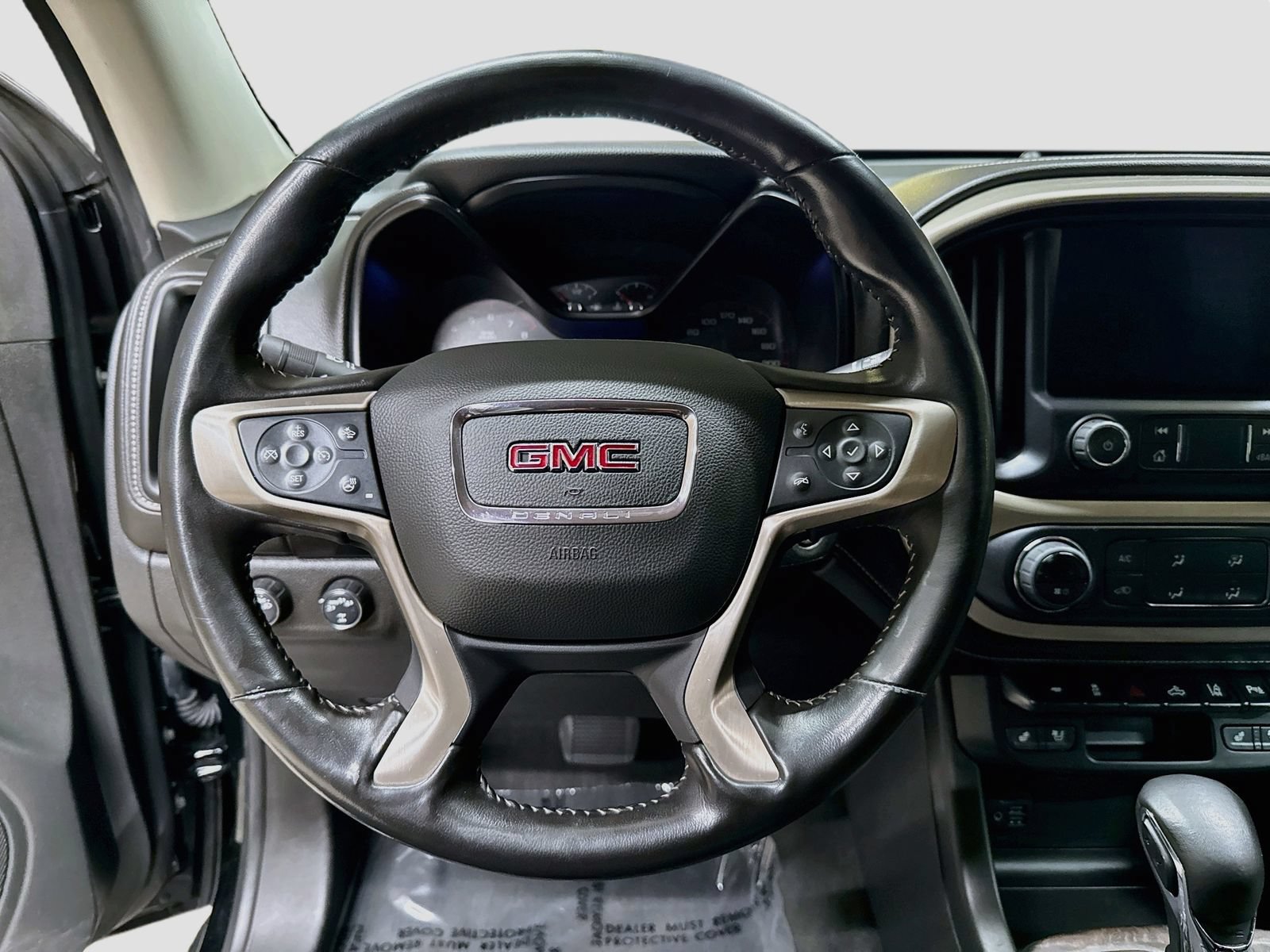 Used 2022 GMC Canyon Denali w/ Denali Black Edition Package AWD/4WD image 13