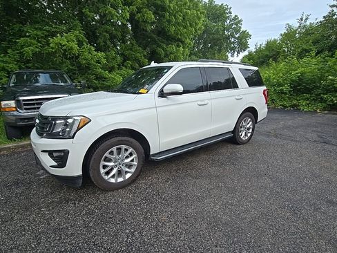 Used 2020 Ford Expedition XLT w/ Equipment Group 202A AWD/4WD image 2