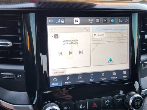 Used 2022 RAM 1500 Laramie AWD/4WD image 18