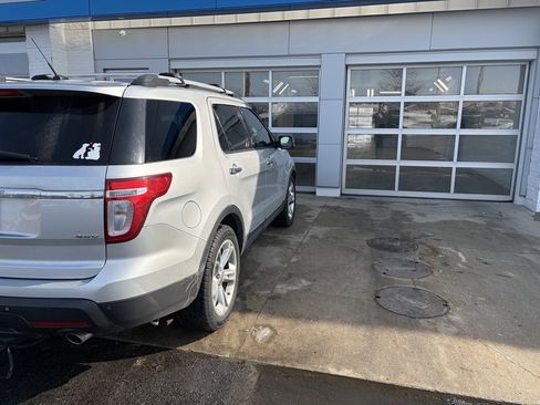 Used 2011 Ford Explorer Limited w/ 302A Rapid Spec Order Code image 9