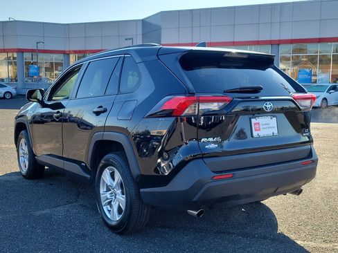 Certified 2021 Toyota RAV4 LE image 4