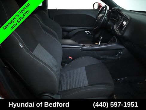Used 2022 Dodge Challenger R/T w/ Blacktop Package RWD image 31