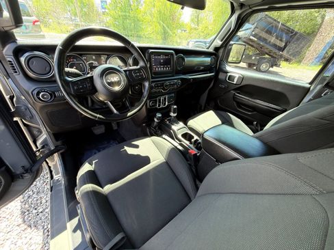 Used 2019 Jeep Wrangler Unlimited Sport AWD/4WD image 40