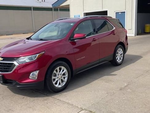 Used 2018 Chevrolet Equinox LT w/ Sun & Infotainment Package FWD image 4