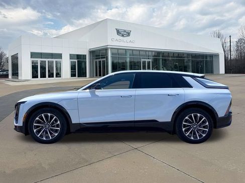 Certified 2026 Cadillac Lyriq Premium Sport AWD/4WD image 11