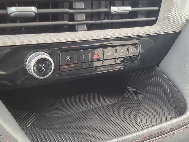 Used 2025 Ford Explorer Active w/ Active Comfort Package AWD/4WD image 28