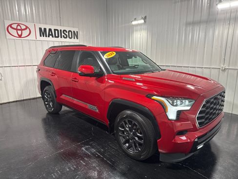 Used 2025 Toyota Sequoia Platinum AWD/4WD image 4