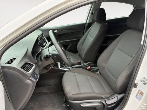 Used 2022 Hyundai Accent SE FWD image 11