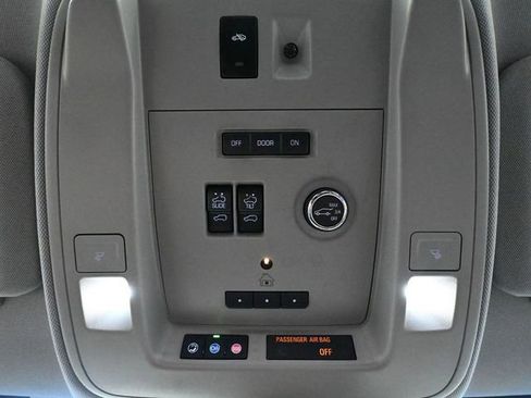 Used 2017 Cadillac Escalade ESV Luxury image 32