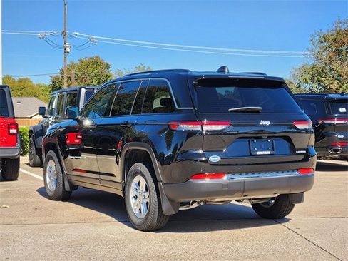 New 2025 Jeep Grand Cherokee Laredo w/ MOPAR Finishing Package image 4