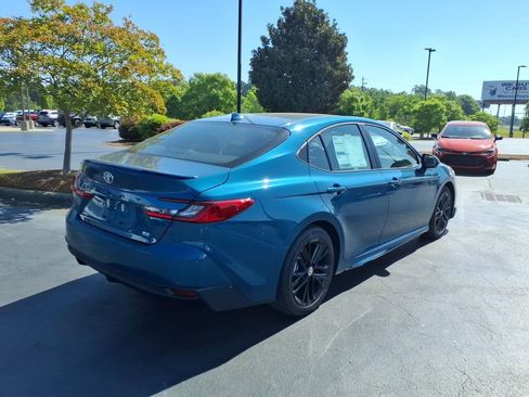 New 2026 Toyota Camry SE FWD image 3