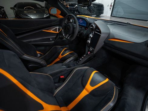 Used 2018 McLaren 720S Performance image 30