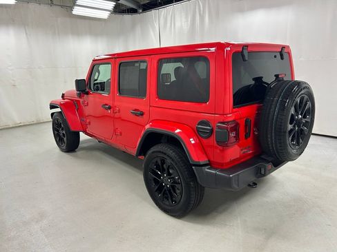 Used 2025 Jeep Wrangler Unlimited Sahara w/ Safety Group AWD/4WD image 7