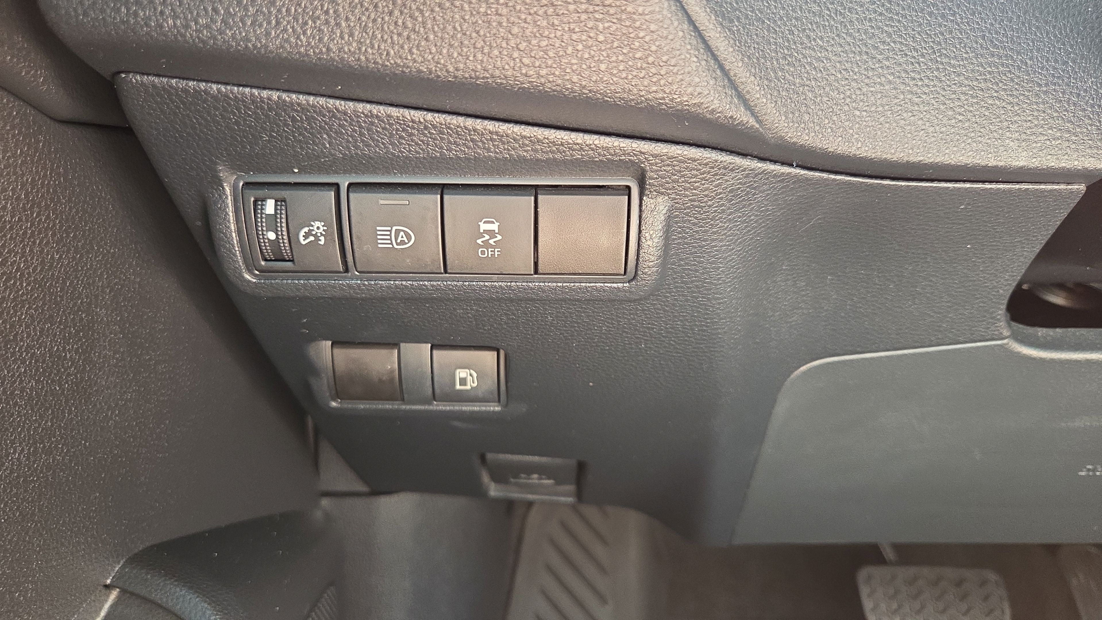 Certified 2023 Toyota Corolla Cross AWD Hybrid image 17