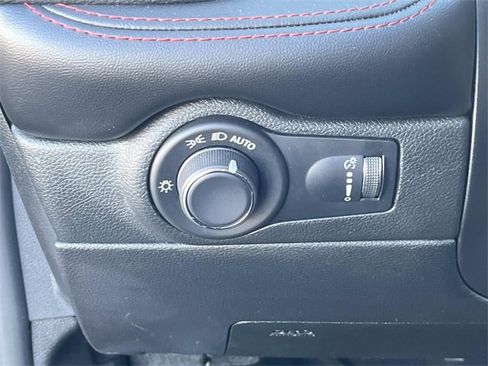 Used 2025 Dodge Durango R/T image 30