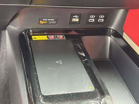 Used 2025 Toyota Camry XSE AWD/4WD image 8