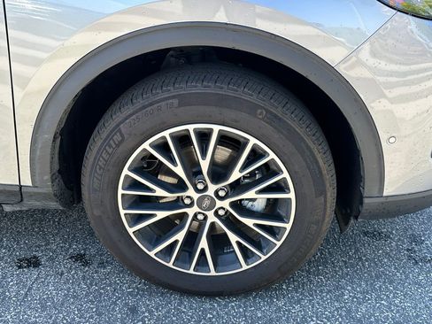 Used 2024 Ford Escape SE w/ PHEV Premium Package FWD image 15