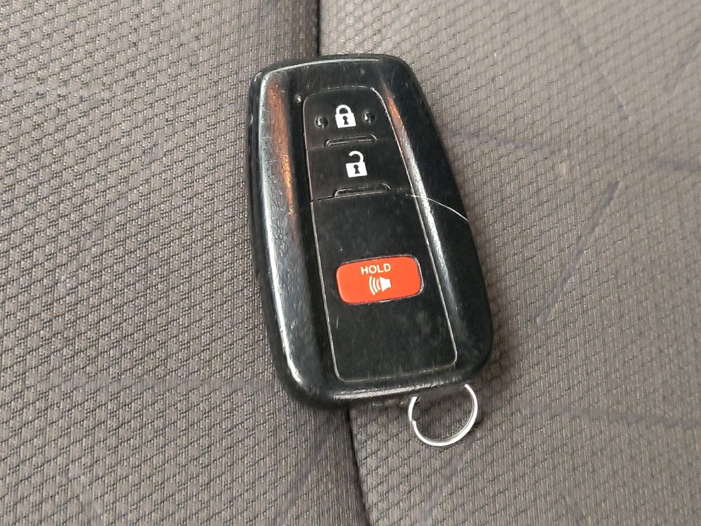 Used 2019 Toyota RAV4 XLE AWD/4WD image 32